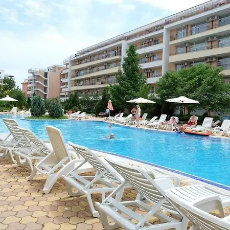 Апартамент Grand Kamelia